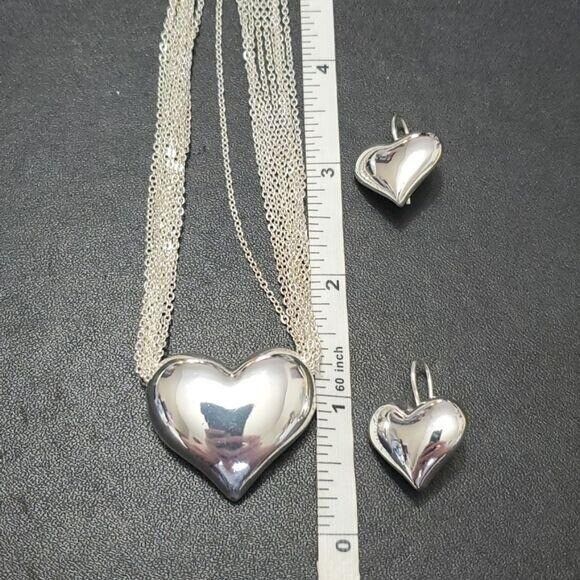 *Sale* Avon silver tone heart necklace & earring set - Picture 6 of 12